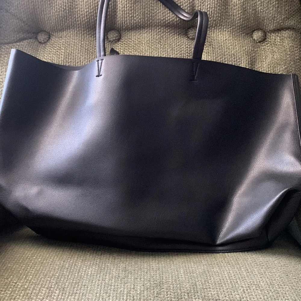 Victoria Secret Huge Tote - Picture 4 of 6